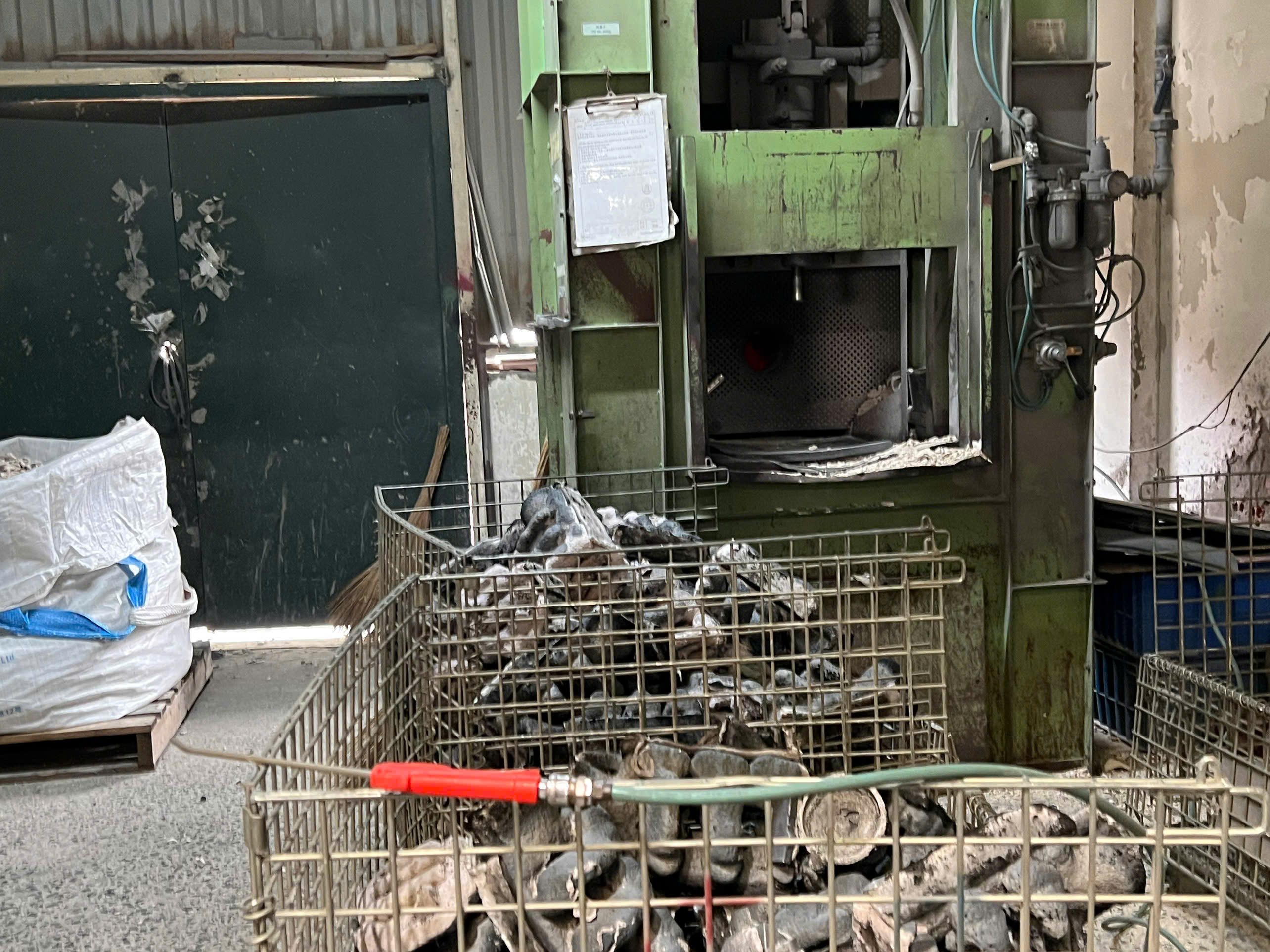 Sand Blasting Machine 3.jpg